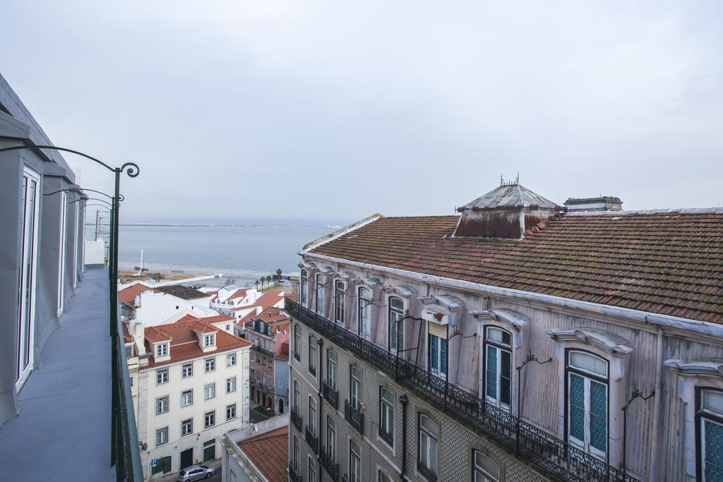 Breathtaking River View In Alfama Лиссабон Экстерьер фото